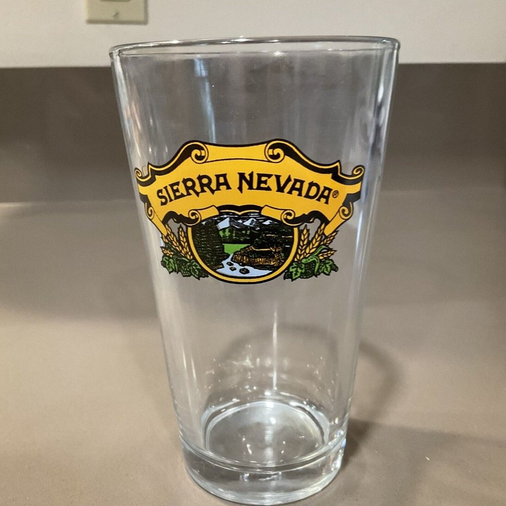 Sierra Nevada Brewing Company Beer pint glass Logo Craft Beer Brewery Co 16 Oz